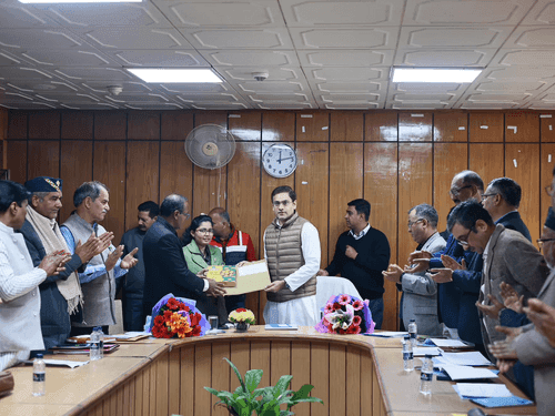 Image for Cabinet Minister Saurabh Bahuguna held a review meeting with officials