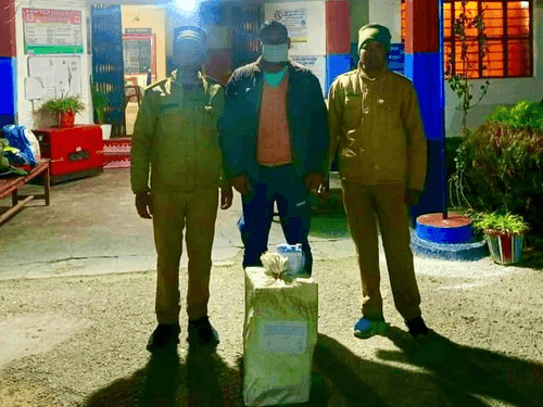 Image for Dwarahat Police arrested 01 person with illegal liquor