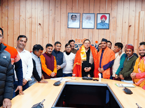 Uttarakhand Char Dham Tirtha Priest Mahapanchayat met CM Dhami
