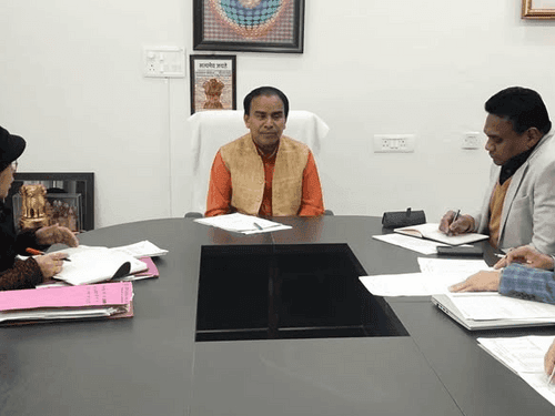 Health Minister Dr. Rawat held a review meeting of the Health Department