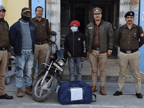 Almora Police arrested two smugglers with 14.850 kg of marijuana