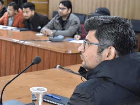 DM Sandeep Tiwari conducted a review meeting of CM Helpline