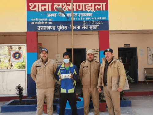 Foreign woman's phone was stolen, Pauri Police recovered it