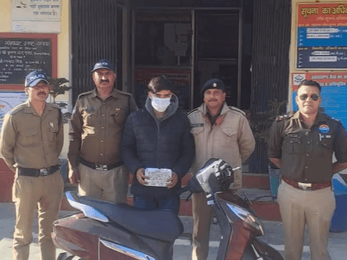 Image for Champawat Police arrested the accused with illegal smack