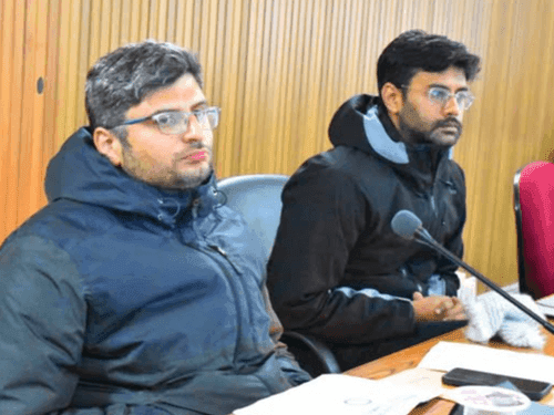 Image for DM Sandeep Tiwari held a meeting of Spring and River Rejuvenation Authority