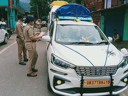 Strict checking on entry barriers in Chamoli district