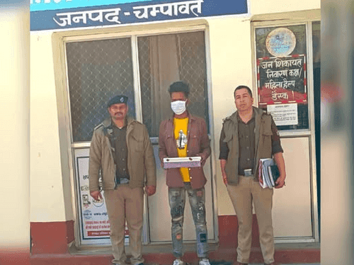 Image for Champawat Police arrested the accused who stole a woman's purse