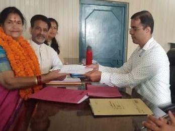 Congress candidate Nirmala Gehtodi filed nomination