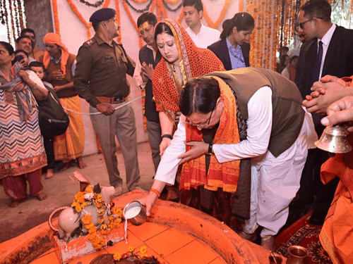 Image for CM Dhami performed Jalabhishek on the occasion of Mahashivratri