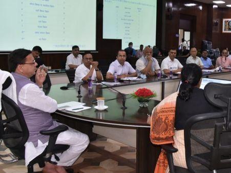 CM Dhami held a meeting with the officials in the secretariat today regarding good governance