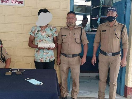 Accused arrested with 1.519 kg of illegal charas during checking