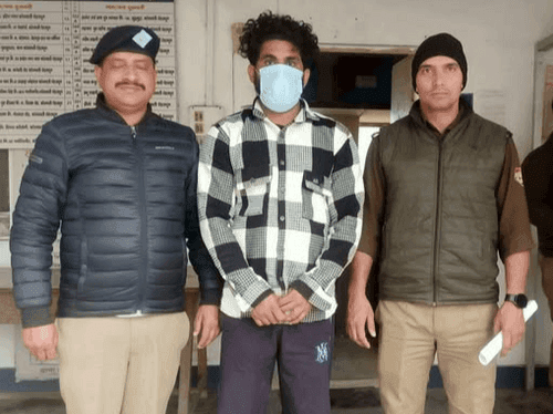 Dehradun Police arrested two accused with 42.46 grams of illegal smack