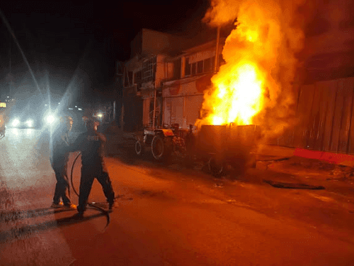 Image for Dehradun Fire Service brought the fire under control during road work