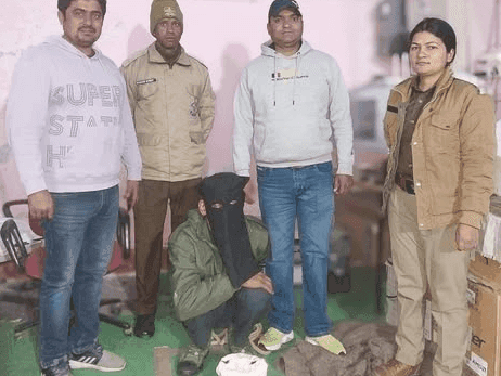 Image for Pithoragarh Police arrested a smuggler with 833 grams of hashish