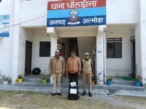 Almora District Police arrested 01 person with illegal liquor