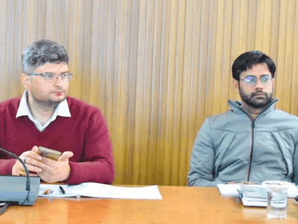 DM Sandeep Tiwari held a review meeting in the Collectorate auditorium