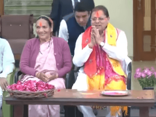 Image for CM Dhami celebrated Holi with the local people