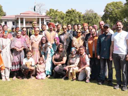 Image for Holi was celebrated with great pomp in Raj Bhavan