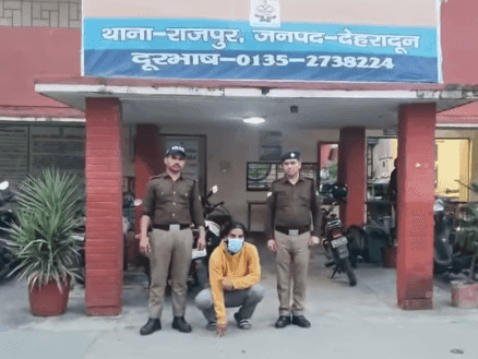 Driver arrested for damaging parked vehicles