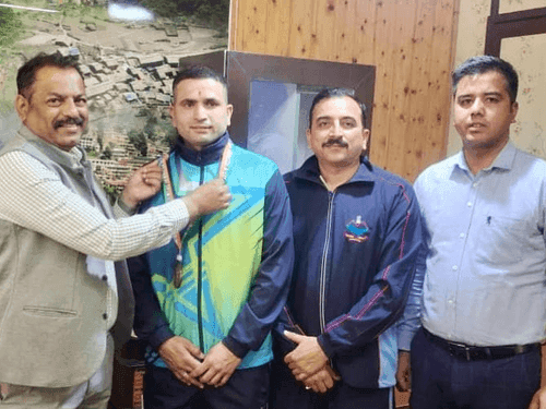 Image for Uttarakhand Police Jawan Bhuvan Joshi won bronze medal