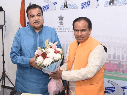 Image for Cabinet Minister Dr. Dhan Singh Rawat met Union Minister Nitin Gadkari