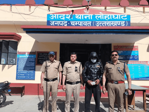 Image for Champawat Police arrested smuggler with illegal smack