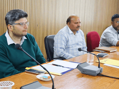 Image for DM Sandeep Tiwari held a meeting of the Road Safety Committee