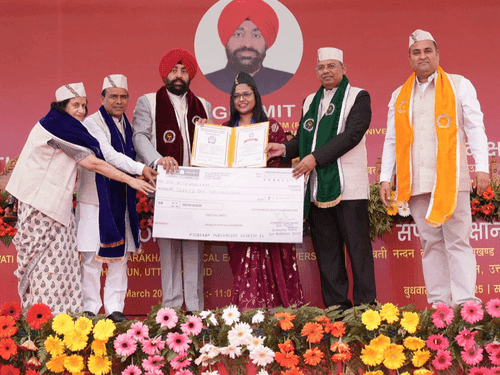 Image for Governor Gurmit Singh awarded degrees to the students