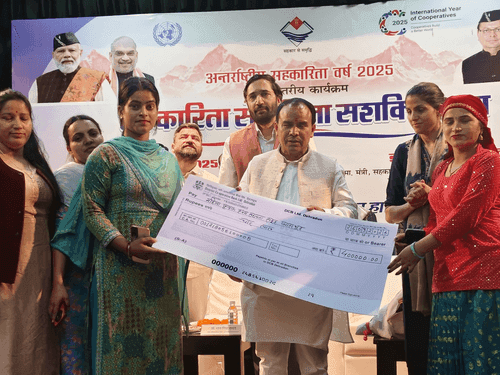 Cabinet Minister Dr. Rawat participated in the women empowerment program