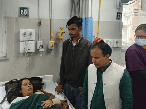Minister enquired about the health of people who fell ill due to food poisoning