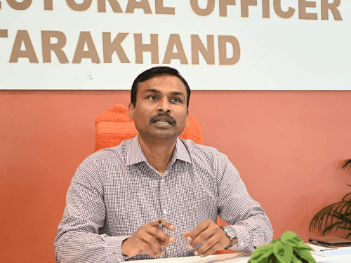 Image for Additional Chief Electoral Officer held a review meeting with the officials