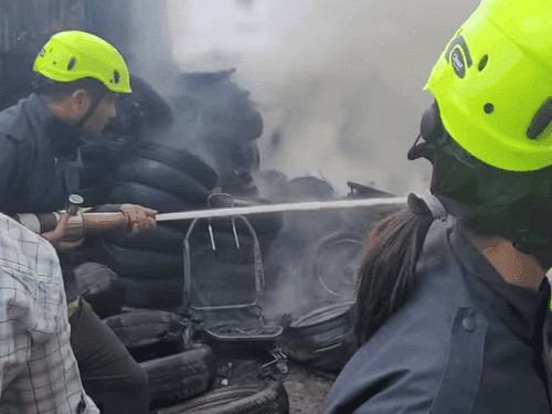 Image for Fire broke out in a junk warehouse, fire service brought it under control