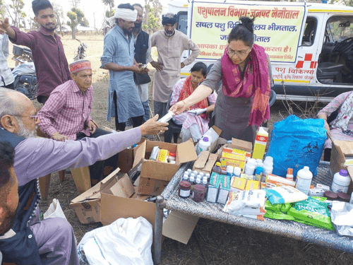 Image for Veterinary camp was organized in village Diwarkhatta Fatehpur