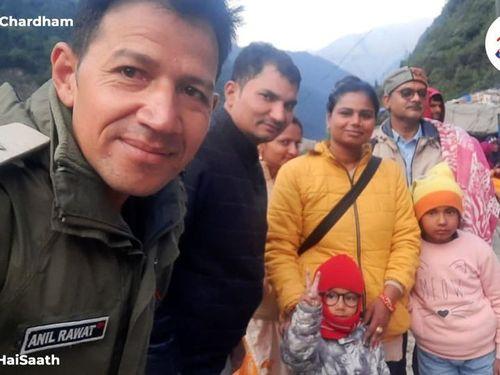 Uttarakhand Police is giving a message of friendship and service