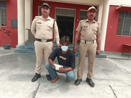 Image for Doon Police arrested smuggler with illegal smack