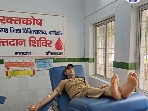Policeman donated blood when B-negative blood was needed