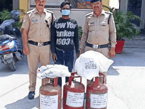 Image for The accused who broke the lock of the school and stole the goods was arrested