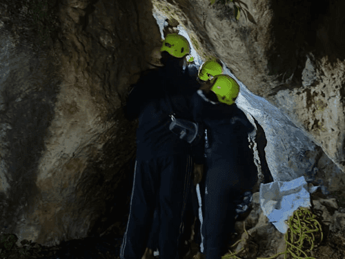 Image for Fire station Bageshwar rescued a person trapped in a narrow cave