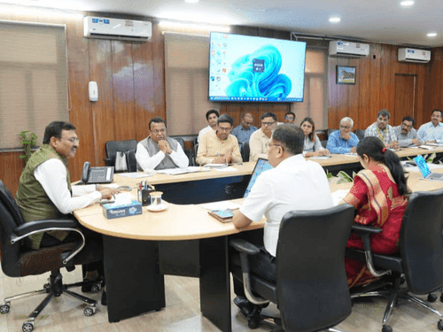 Chief Secretary held an important meeting with state level officers