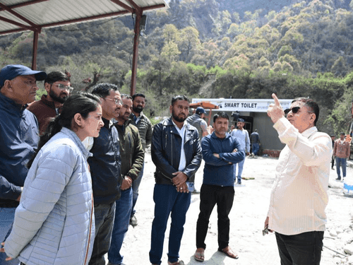DM Uttarkashi inspected the Yamunotri Dham area