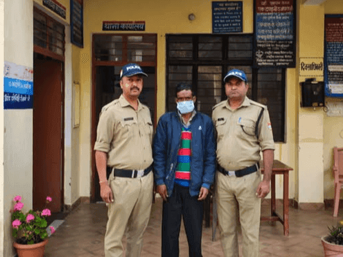 Almora Police arrested a smuggler with 346 grams of hashish