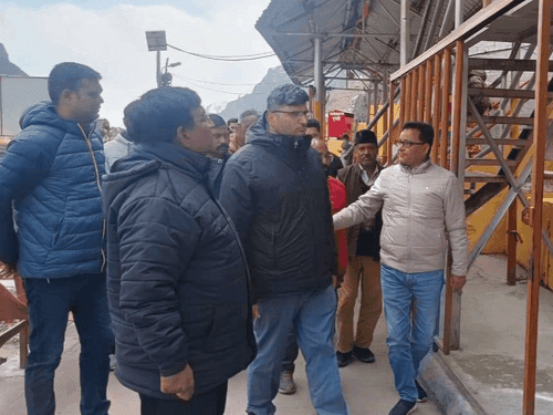 Image for District Magistrate Chamoli inspects master plan works at Badrinath Dham