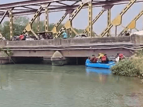 Two sisters jumped into the Ganga canal to save their brother and drowned