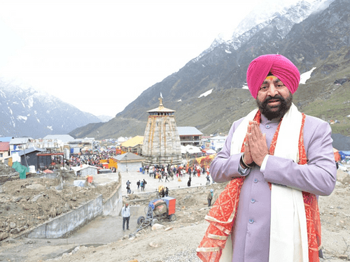 Image for Governor Gurmit Singh performs Rudrabhishek at Kedarnath Dham