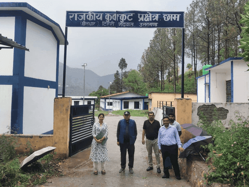Image for Additional Director reviews veterinary services and schemes in Tehri Garhwal