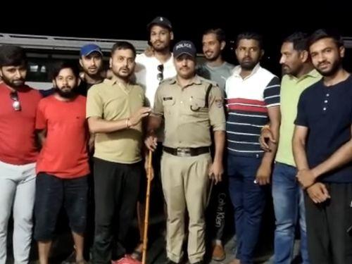 Appreciated by the devotees for handling the traffic system by constable Hari Mohan Rana while doing continuous duty
