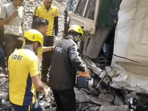 Image for Dumper crashed in Satpuli