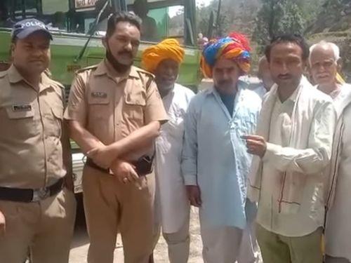 Elderly devotee suddenly deteriorated, taken to hospital by police