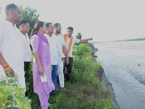 Image for Cabinet Minister Rekha Arya inspects disaster-affected areas of Nainital