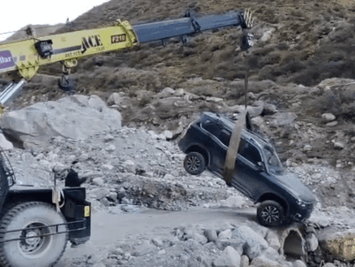 Image for Car stuck near Badrinath Dham, Chamoli Police conducts successful rescue